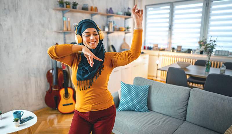 En sevdiğim ünlü gibi çalıştım ve çevrimiçi bir antrenman keşfettim * aslında * dört gözle bekliyorum