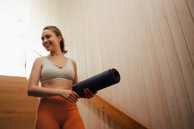 Jeg prøvede infrarød yoga og fandt det langt sjovere end din traditionelle hot yoga -klasse