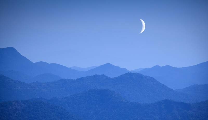 O que significa deixar seu período em torno da lua nova, também conhecida como um ciclo da lua branca