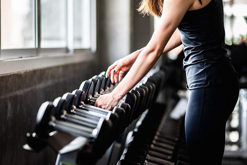 Hvor stigende vægte med kun 5 pund kan alvorligt op i dit fitnessspil