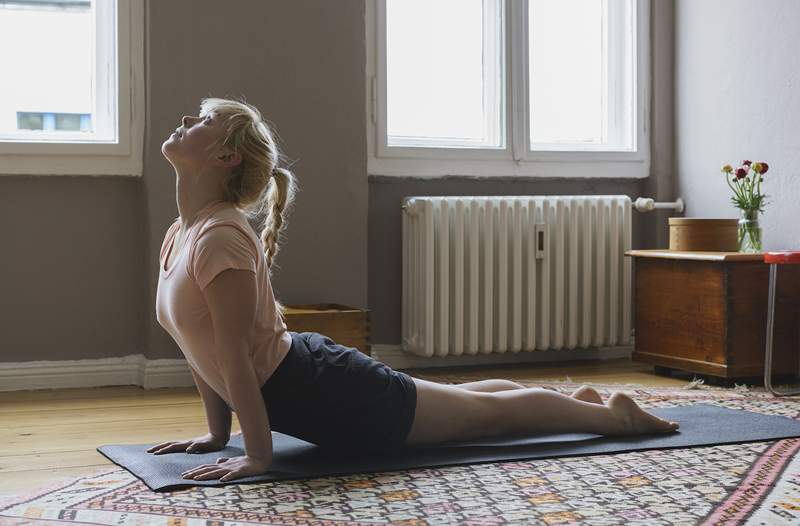 De 5 tibetanske ritualene destillerer tusenvis av yoga poserer ned til en enkelt håndfull