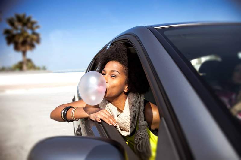 Diese strukturierte Bubble-Gum-Maske ist die lustigste (und effektivste) Art zum Peeling