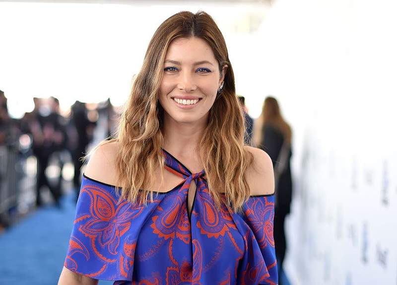 Jessica Biel turi triuką kovoti su skaudančiais raumenimis, bet jums tai nepatiks