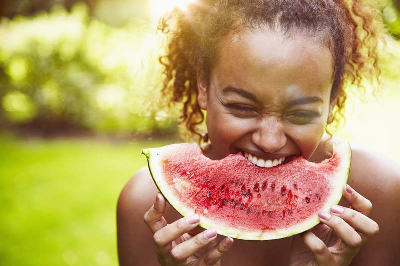 8 alimentos que le darán un juego a su juego de hidratación de verano