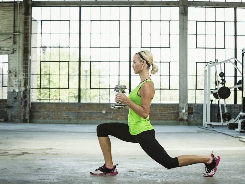 Hoe u een halterwork -workout samenstelt die elke beendag een inkeping zal nemen