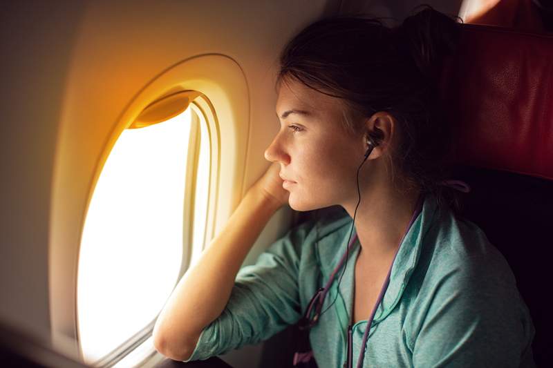 Sono un volantino da solo, senza figli, e no, non voglio cambiare sedili dell'aereo con te