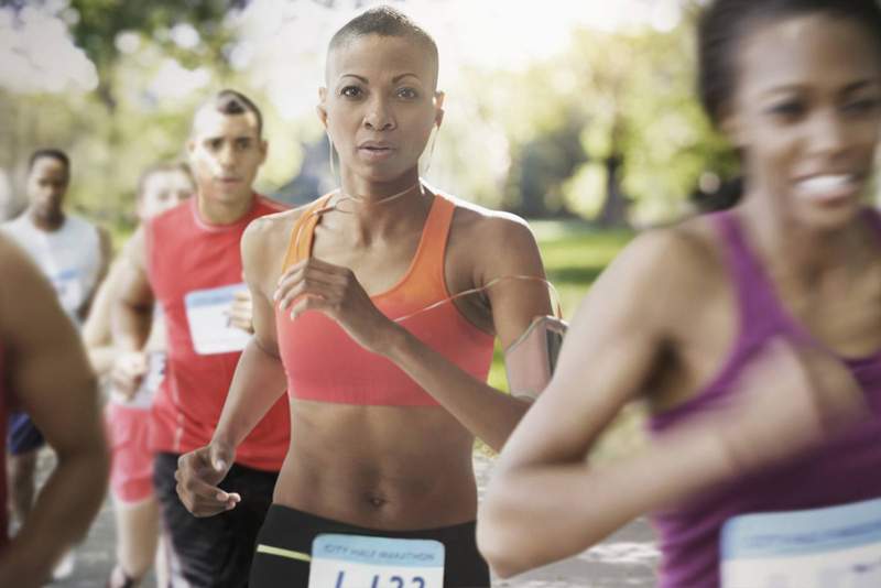 Questo piano di allenamento di 20 settimane può ottenere qualsiasi corridore attraverso la loro prima maratona