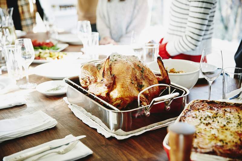 Dit is de beste tijd van de dag om uw Thanksgiving -maaltijd te eten, volgens een diëtist