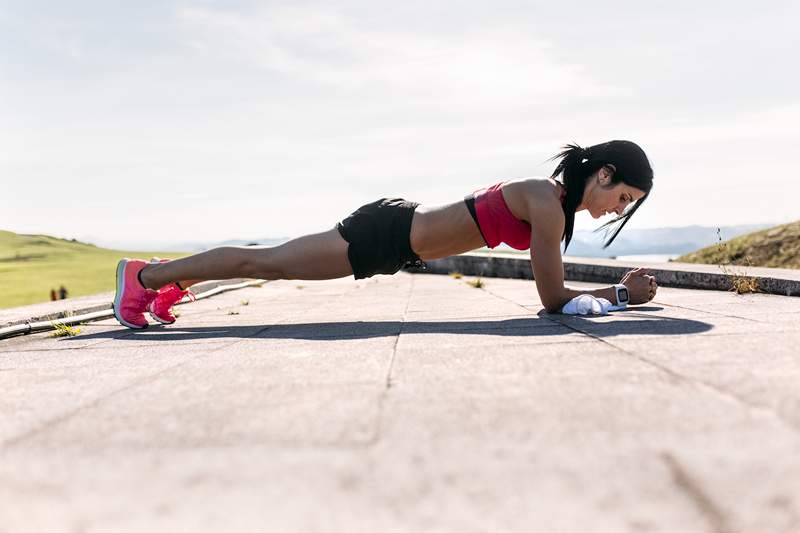 'Sfenks Push-up'lar' tek bir hareketle üst vücudunuzu gerecek ve güçlendirecek