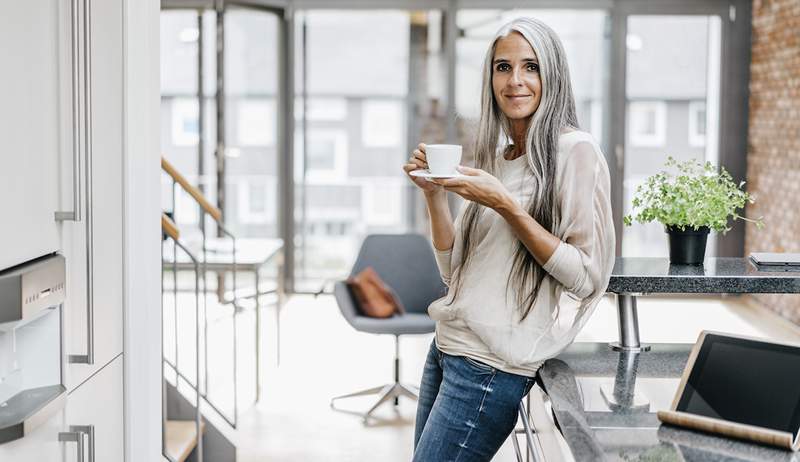 5 Easy Routine -Änderungen Friseur möchten, dass Sie zu Grau gehen, sobald Sie anfangen, grau zu werden