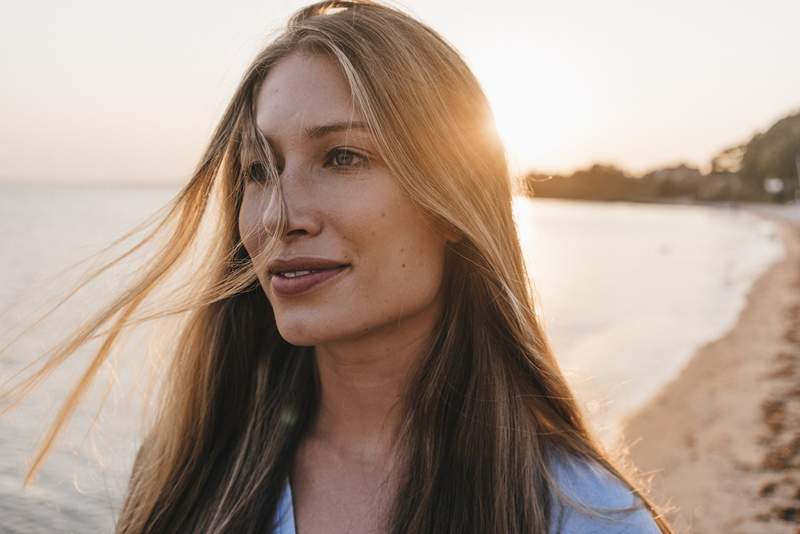 Voglio alleggerire naturalmente i capelli? Prendi un limone (ma c'è una cattura)