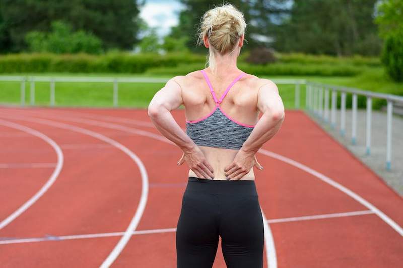 Vivre cette vie de travail de bureau? Essayez ces exercices de base pour soulager le bas du dos