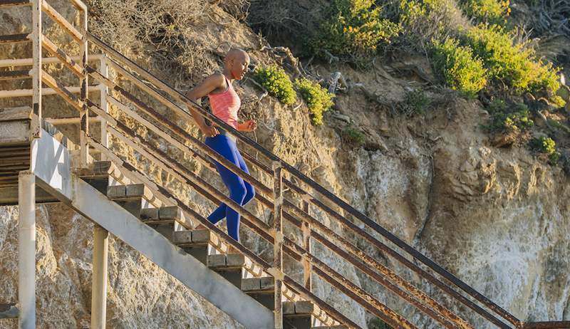 3 entrenamientos de escaleras para obtener su frecuencia cardíaca y mejorar su estado físico cardiovascular con el tiempo