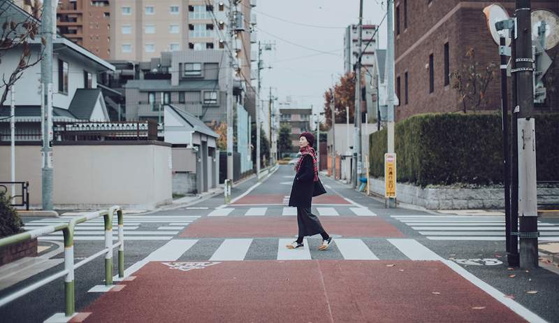 Come fare una passeggiata quotidiana può aiutarti a sentirti più connesso alla tua comunità