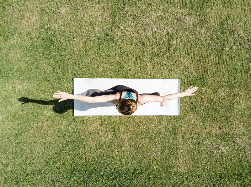 Wie man * wirklich * Ihre Yogamatte reinigen kann