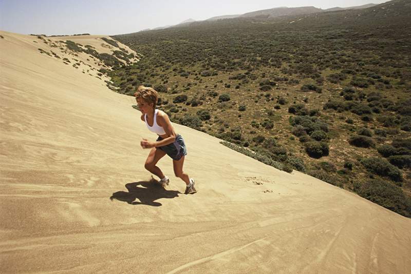 Perché gli allenatori dicono che gli allenamenti di Hill sono come broccoli per la tua routine di fitness