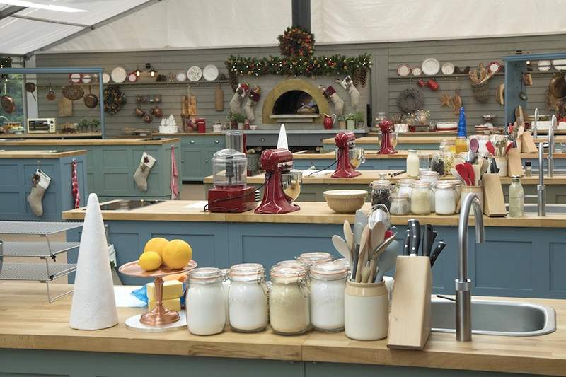 Semua rakan anda betul anda perlu mula menonton The Great British Baking Show