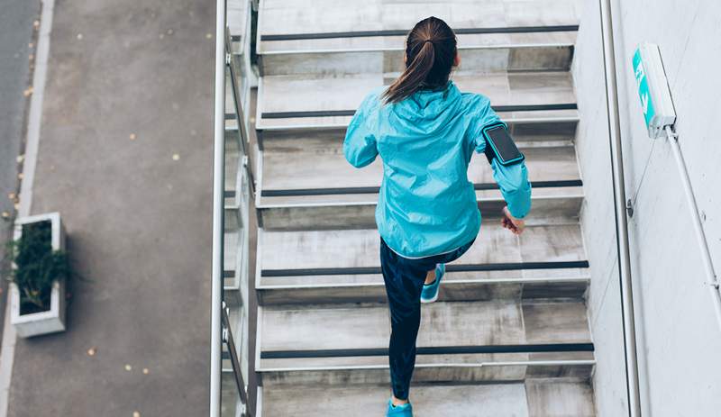 Soy cardiólogo, y esto es lo que caminar por 4 vuelos de escaleras puede decirle sobre la salud de su corazón