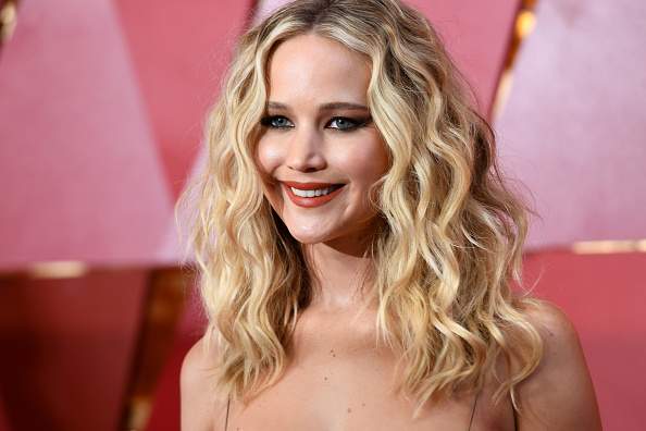 Kasut pemulihan yang tidak dijangka Jennifer Lawrence telah meyakinkan saya untuk melabur dalam pasangan