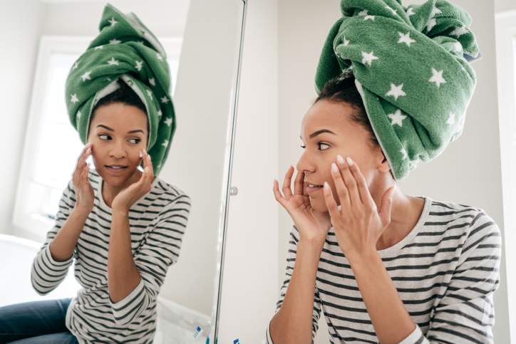 C'est celui qui a confiance en SPF pour ne pas laisser un casting blanc sur mon teint plus foncé - et c'est 25% de réduction maintenant