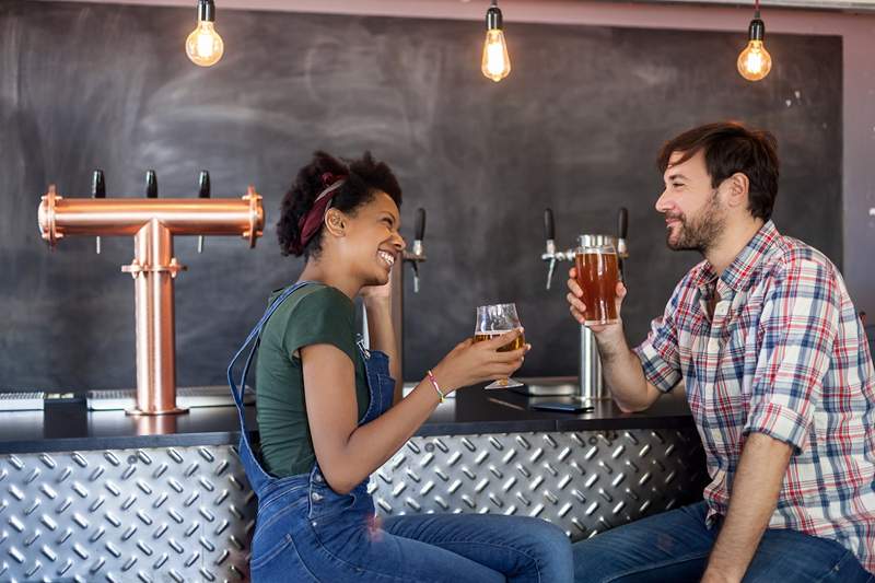 Sorry, mam, maar 3 relatie -professionals delen je mening over seks niet op een eerste date