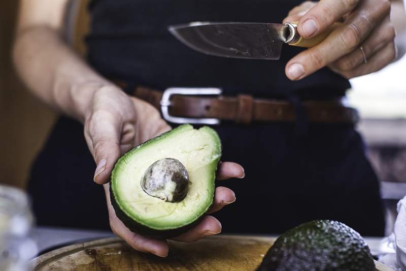 Du behöver bara en ingrediens för att hålla din avokado fräsch för senare