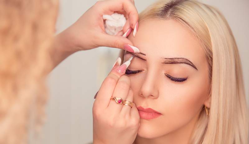 Artis kening memohon anda membaca ini sebelum anda mencuba microblading