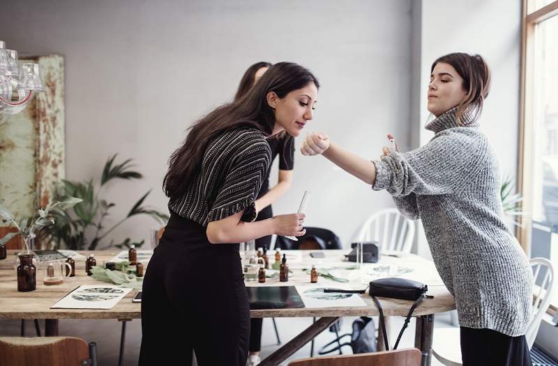 O novo perfume Spritzable do Marocinoil é a atualização final para a pele e o cabelo suados do verão