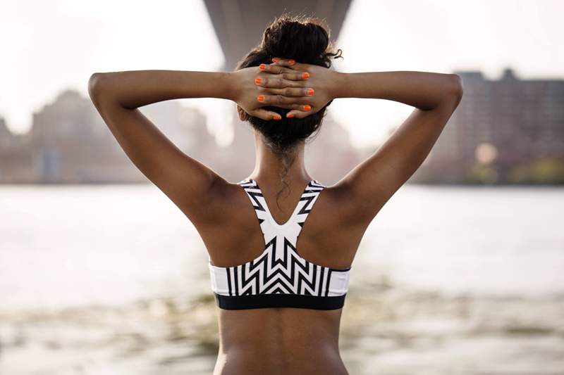 Questi costumi da bagno raddoppiano come reggiseni sportivi, quindi li indosserò a lungo oltre la festa del lavoro