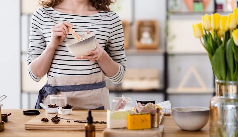 'Natural' no siempre es mejor, esto es lo que un dermatólogo quiere que sepa sobre los peligros de la belleza de bricolaje