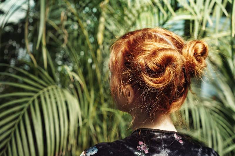 Updos mudah selama 5 minit ini menjimatkan kami dari musim panas yang panas dan panas musim panas