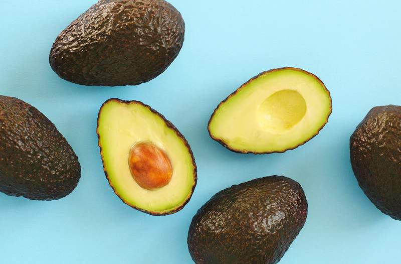 Trader Joes teeny bittesmå avocado er hemmeligheden ved aldrig at se halvdelen af ​​din avo rådne igen