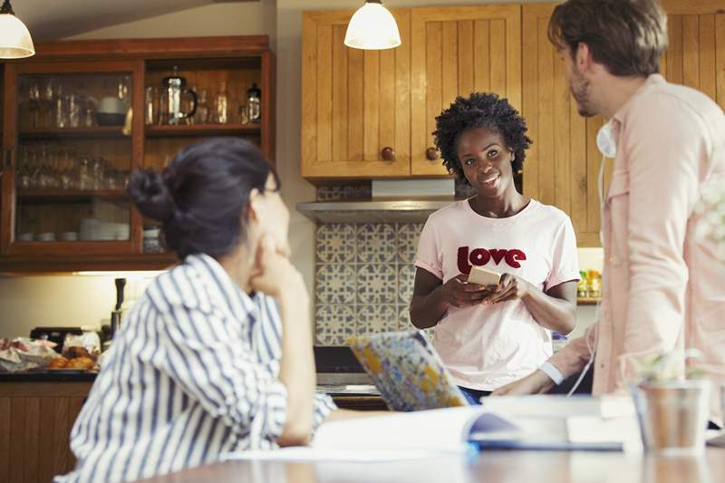 Como se dar bem com seu companheiro de quarto com base no signo do zodíaco