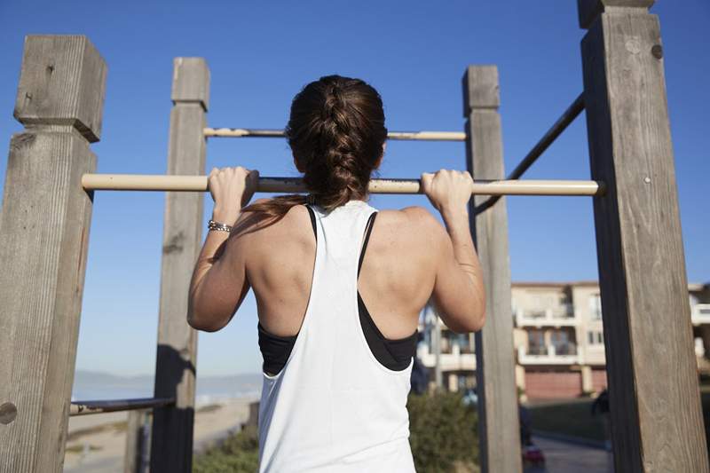 Não posso fazer uma única pull-up? Veja como ficar forte o suficiente para fazer 50