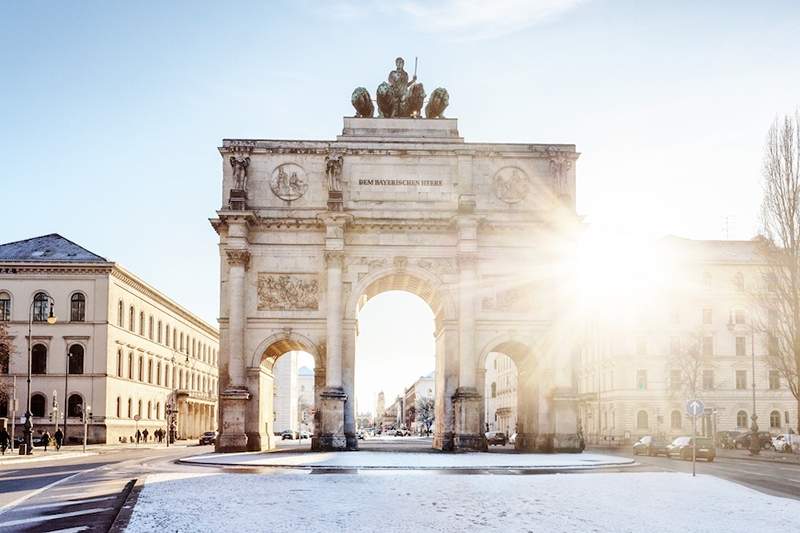 Munich mempunyai lebih banyak di menu daripada bir dan brats lihat 8 tempat panas yang sihat