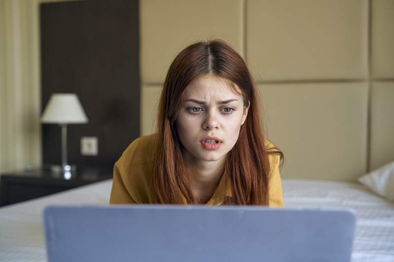 De energie van deze nieuwe maan brengt woede en rouw-here hoe je het in productiviteit kunt kanaliseren