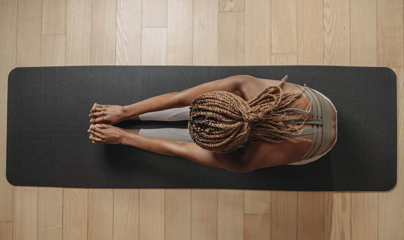 Denne 20-minutters stress-busting yoga-rutine er som WD-40 for dine strameste muskler