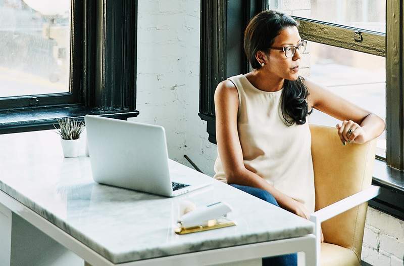 7 tips som hjälper dig att hantera sorgen att förlora någon när du går tillbaka till jobbet