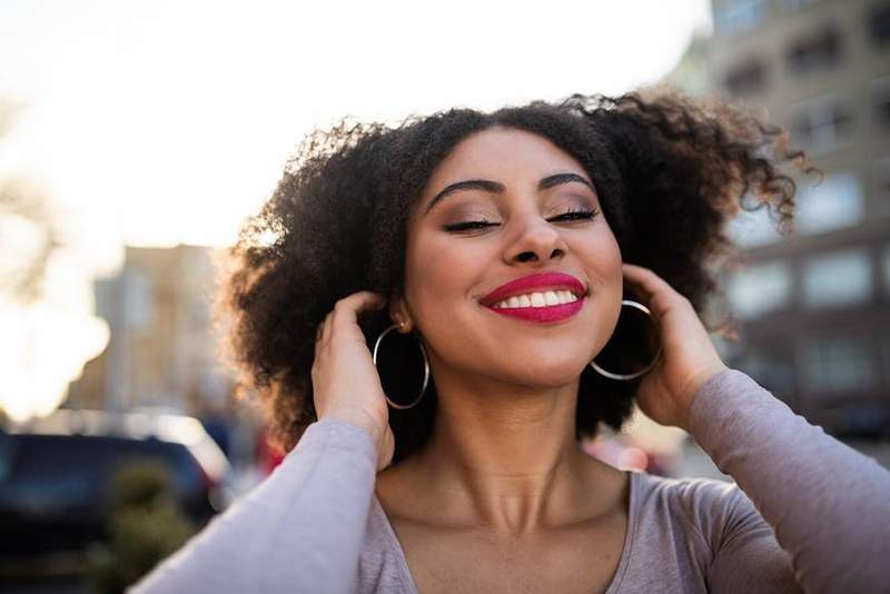 Voglio capelli più sani? Pensa al tuo cuoio capelluto come parte della tua routine di cura della pelle