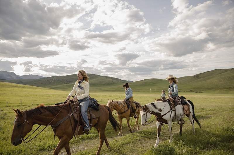 Следващата граница на пътуванията на момичетата е малко страна на тези 8 Luxe Western Ranches