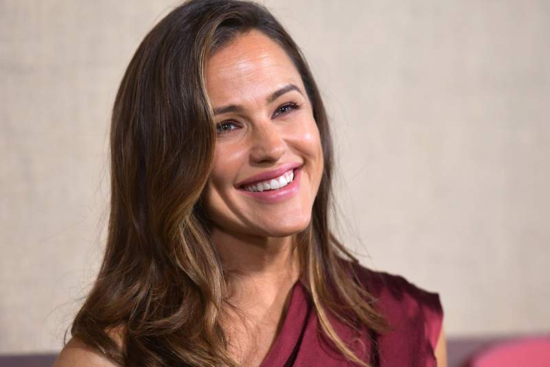 Haluan olla Jennifer Garner's BFF, joten hän antaa minulle suosikkinsa estävä harja