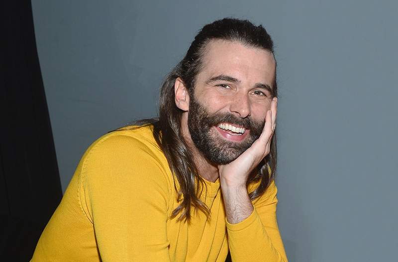 Aliran yoga penghilang stres Jonathan van ness akan membuat Anda mengatakan yaaas untuk meluncurkan tikar Anda