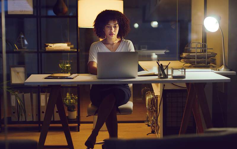 6 bandiere rosse al lavoro segnalano che potrebbe essere il momento di cercare un nuovo lavoro