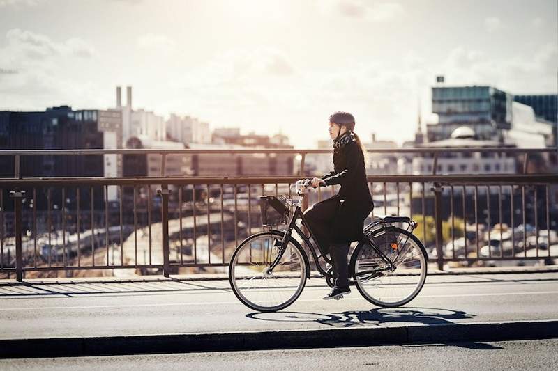 7 consigli per mantenere la mentalità da viaggio a casa, quindi la vita reale sembra una vacanza