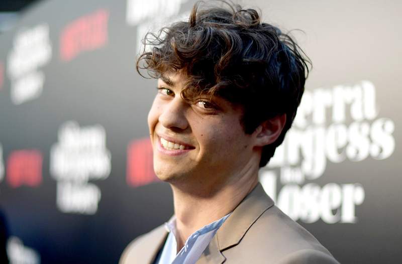 Bugün internette en iyi şey? Noah Centineo Çok Masking Kulübüne Katılıyor