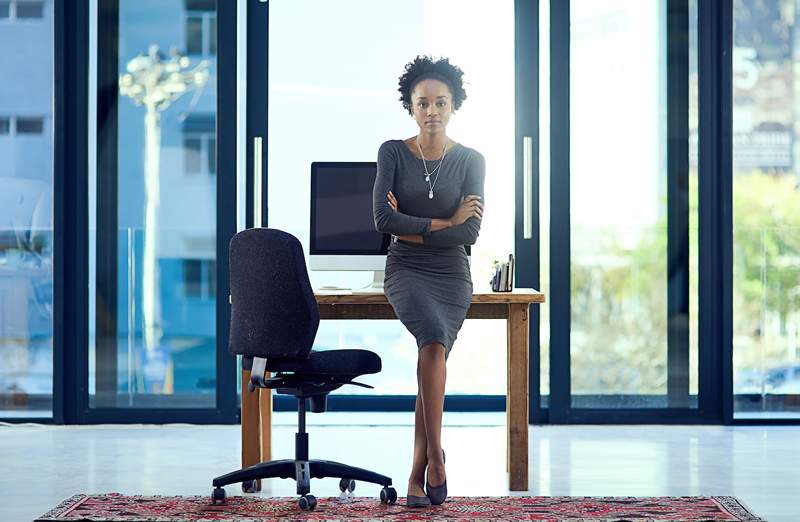 Les employés noirs dans des rôles de leadership sont à risque de tomber de la nouvelle falaise de verre The Black Bluff