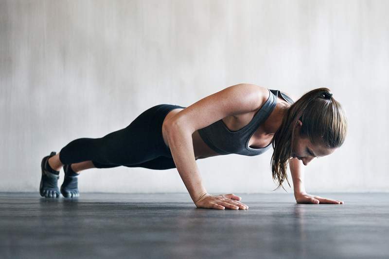 5 van de meest voorkomende fouten die mensen maken bij het maken van een tricep-push-up