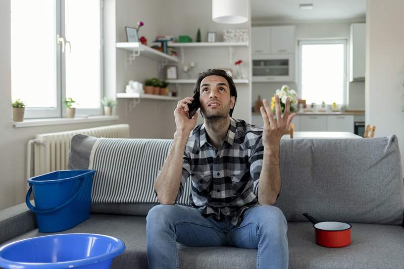 Seu parceiro é rude com estranhos? Aqui está o que isso pode significar para o seu relacionamento