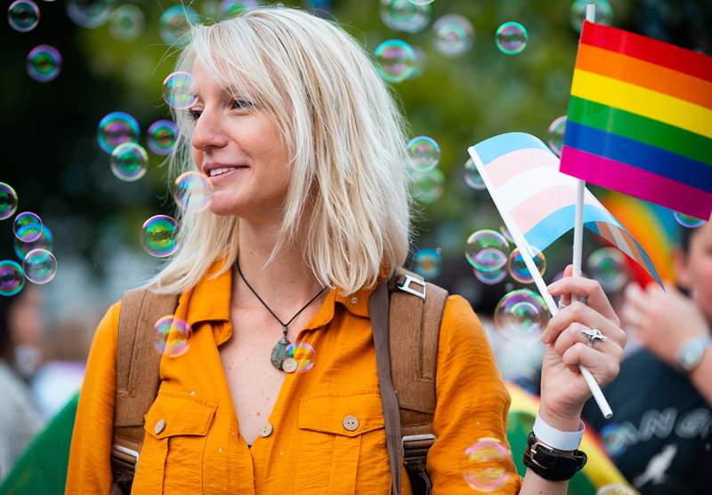 9 formas de celebrar el mes del orgullo durante todo el año