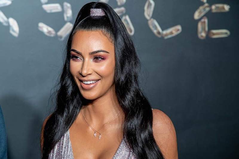 Gorące ujęcie, ale to naprawdę niesamowite, że Kim Kardashian uczy się, aby być prawnikiem